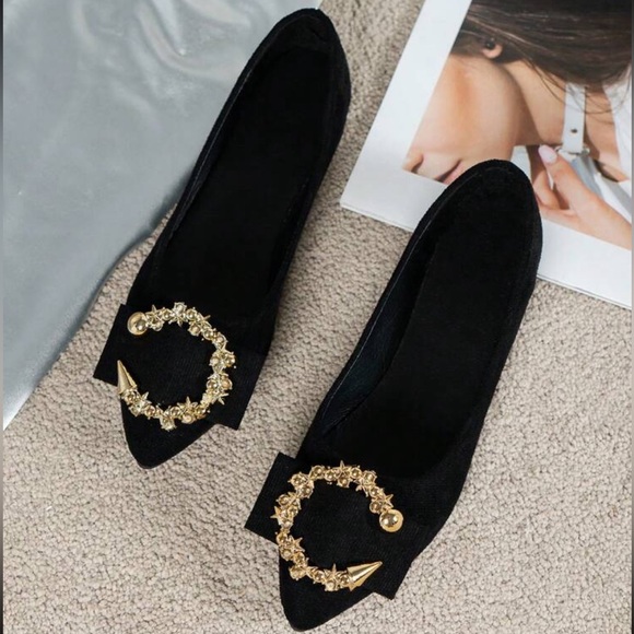 Classy Black Flat Shoes - Picture 1 of 3